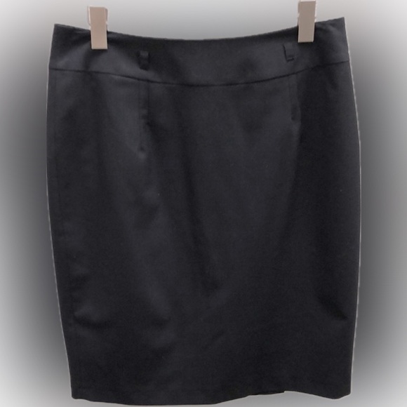 Conbipel Dresses & Skirts - NWOT Conbipel ladies midi black skirt